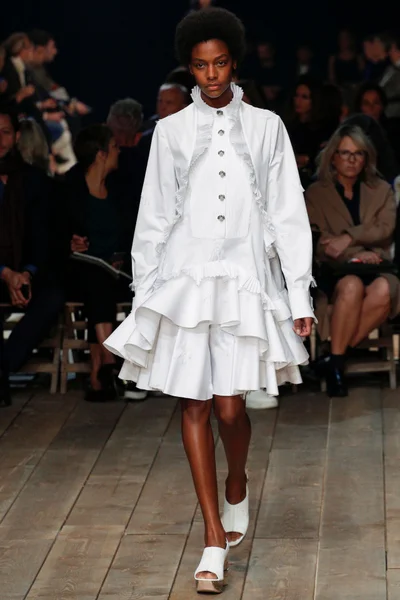 Look 17